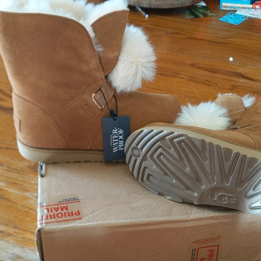 Ugh size 4 brand new